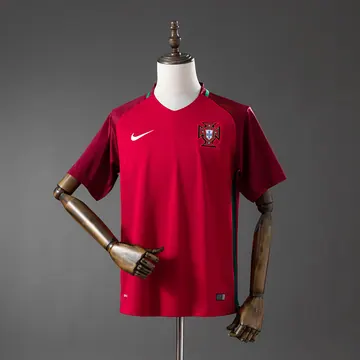 Portugal 2018 home Retro, front view