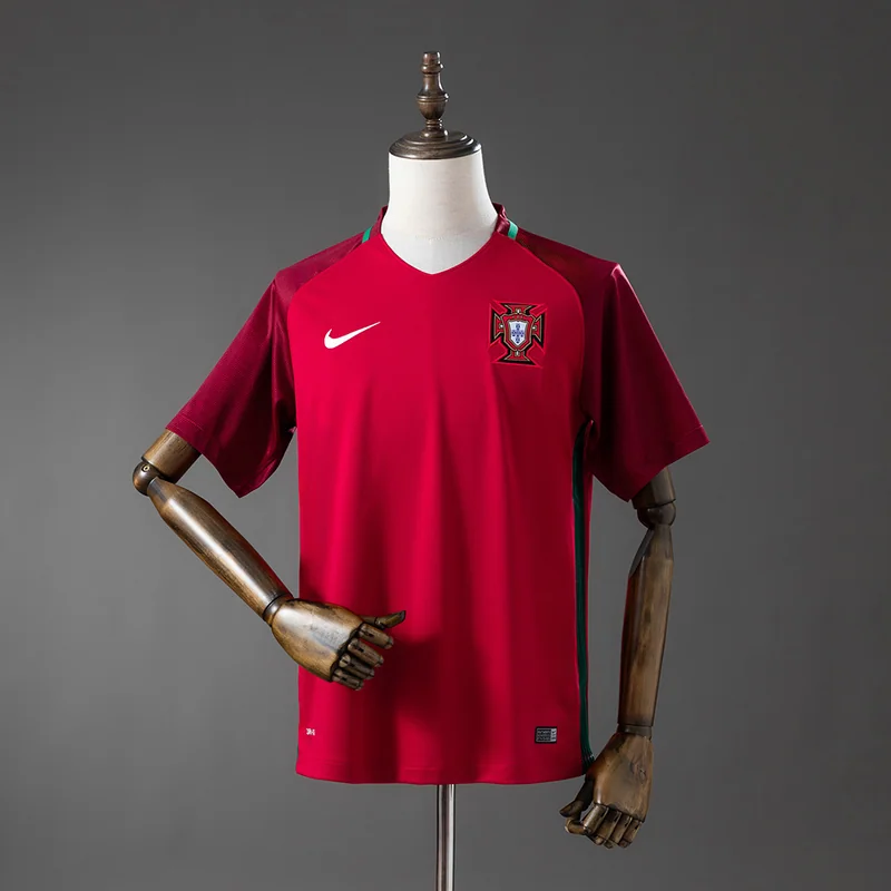 Portugal 2018 home Retro, front view
