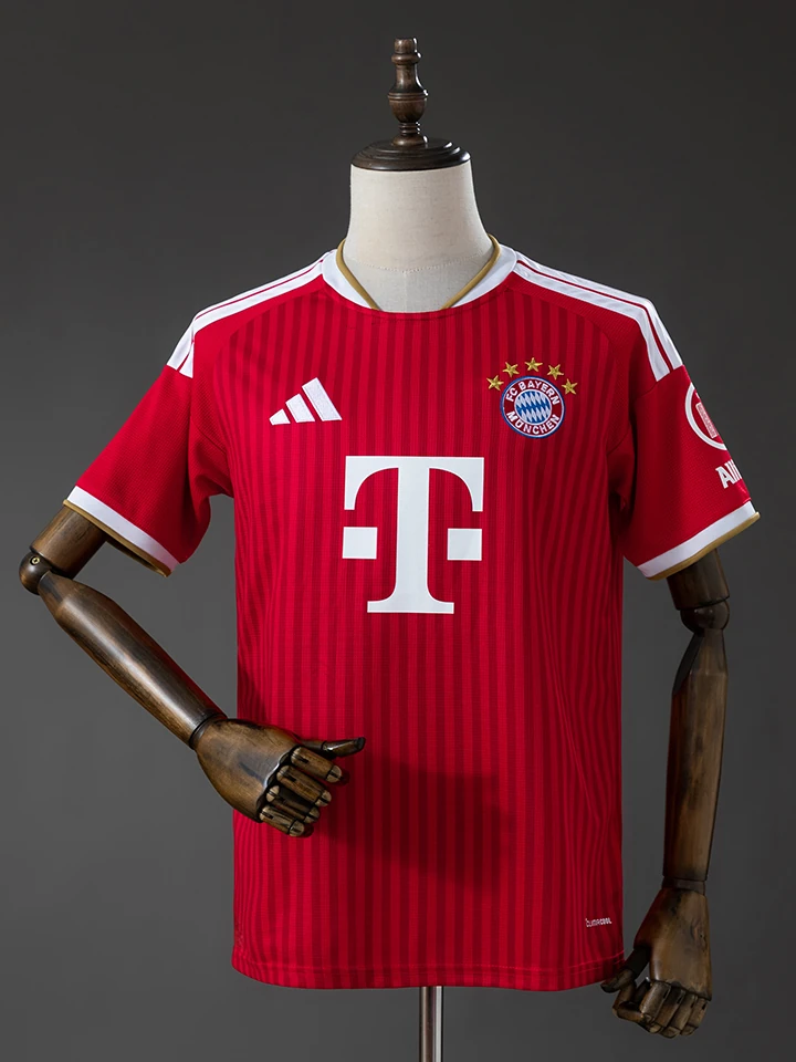 Bayern Munich Home Player Version football jersey, real product photo
