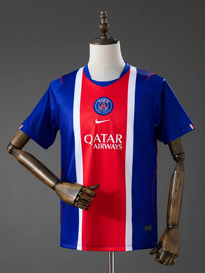 Paris Saint-Germain Home Player Version football jersey, real product photo